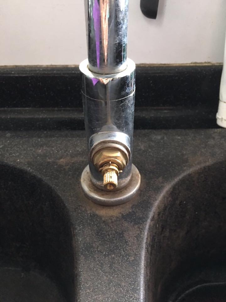 kitchen-faucet-missing-handle
