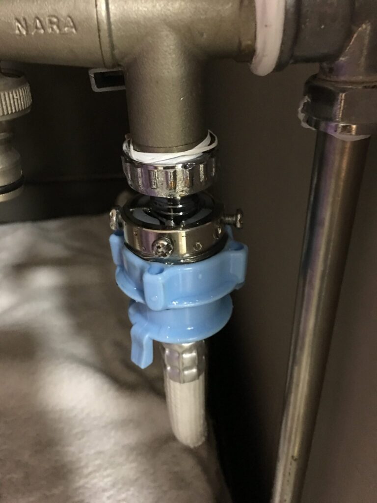 leaking-at-washing-machine-tap