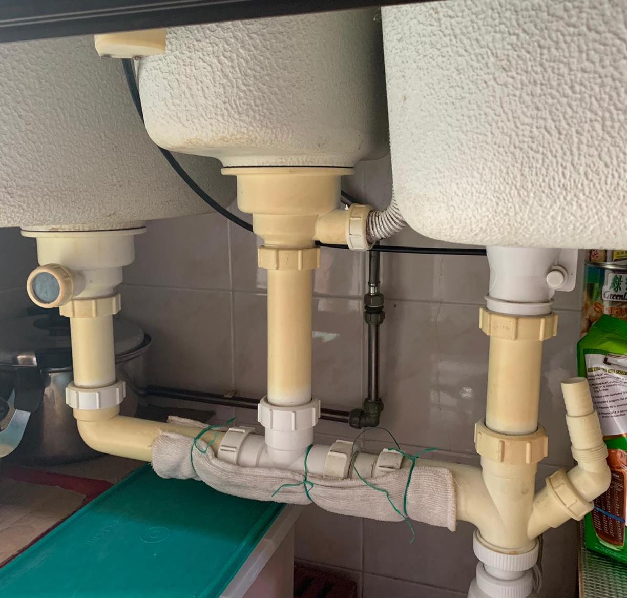 repair-leaking-pipe-under-kitchen-sink-service