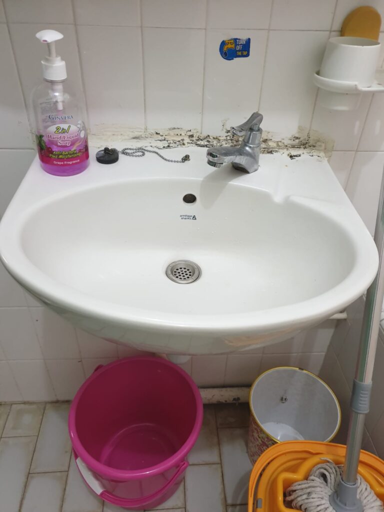 mouldy-and-crumbling-wash-basin-sealant