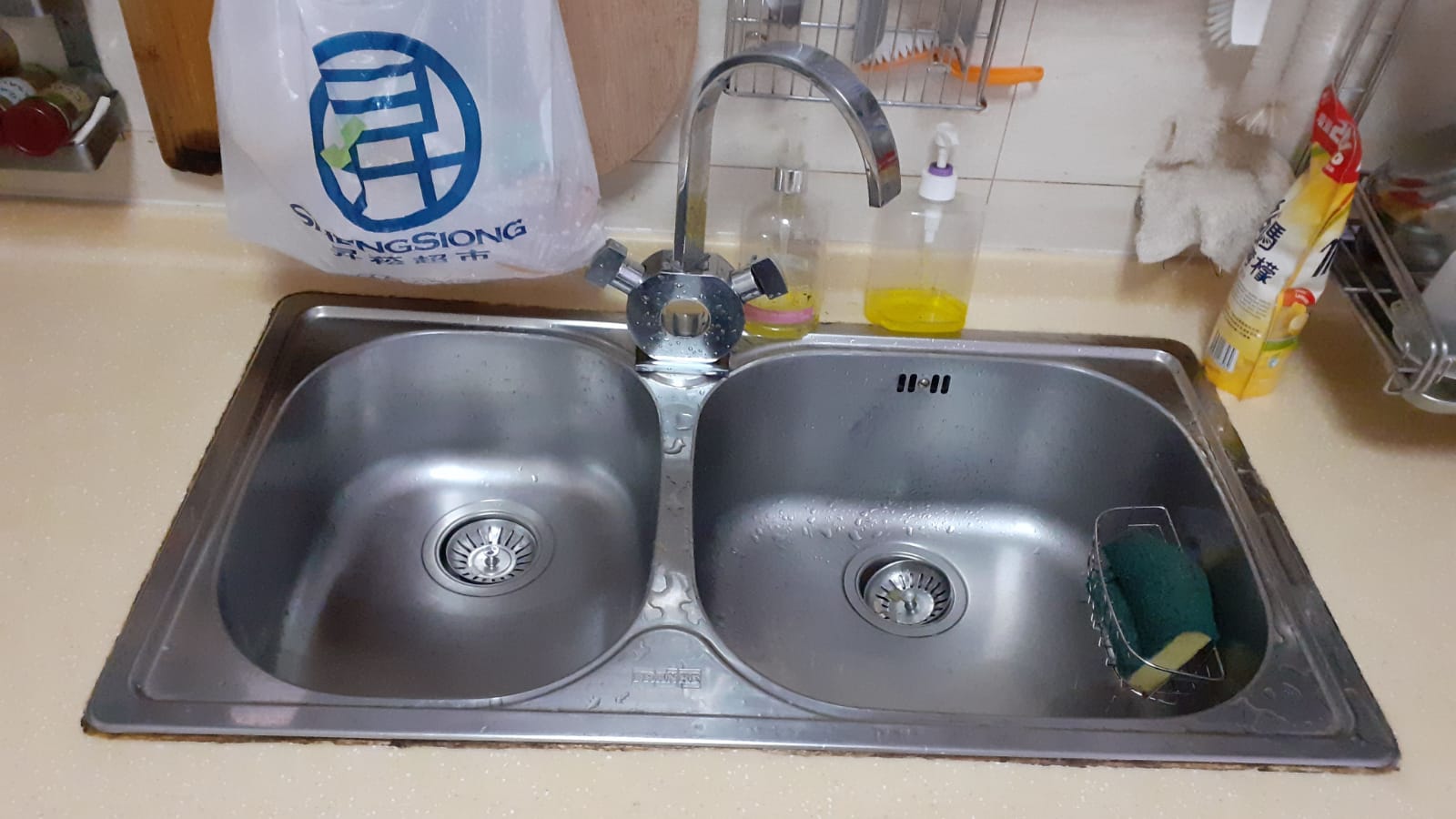 re-caulking-kitchen-sink