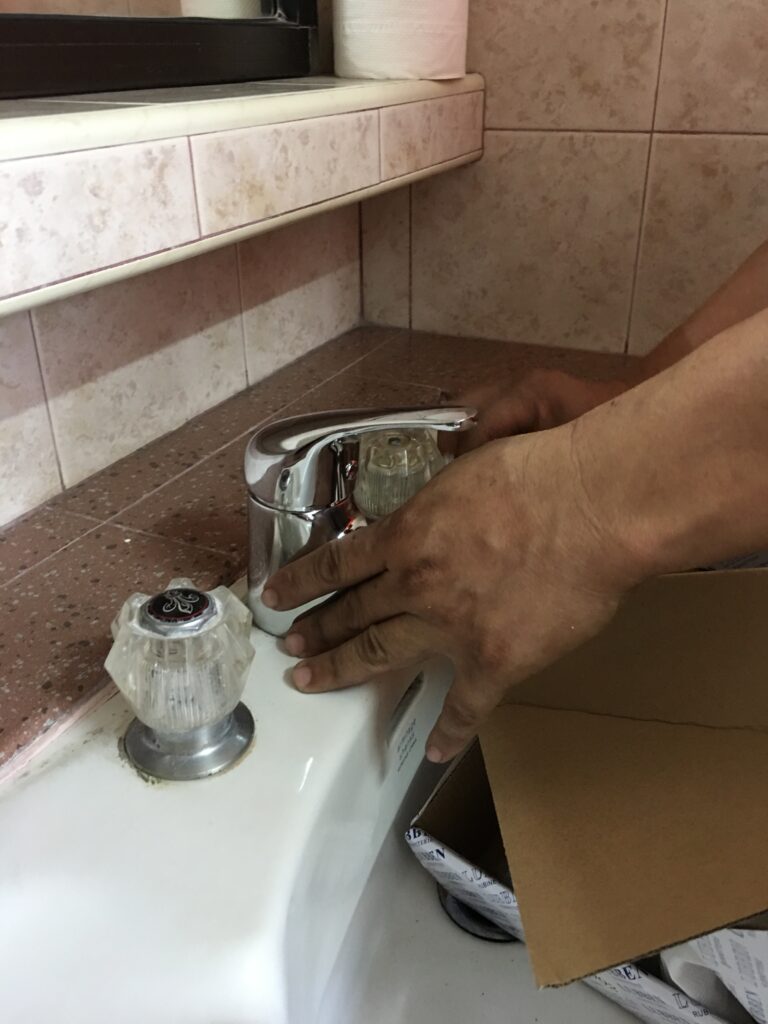 upgrade-bathroom-faucet-service