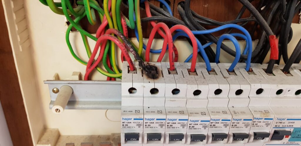 burnt-wire-at-circuit-breaker