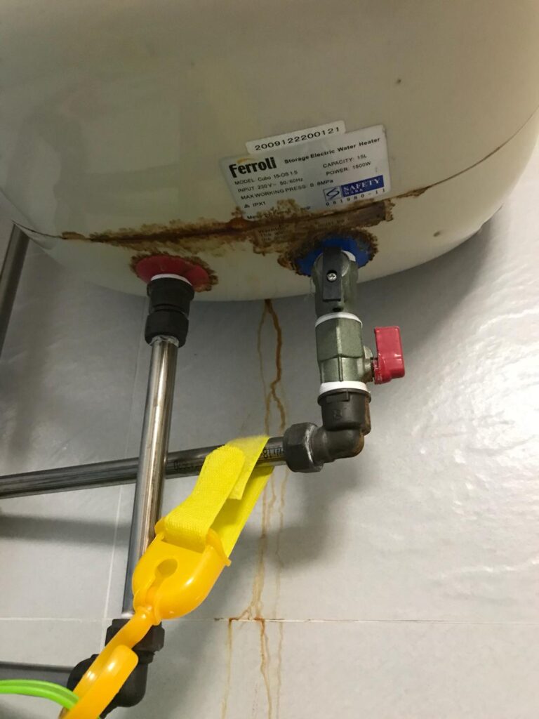 rusty and leaking 15L storage water heater 2
